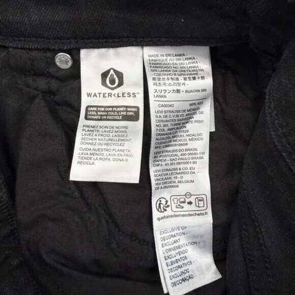 Levi's High-Waisted Mom Jeans 24 x 29 - Picture 7 of 8